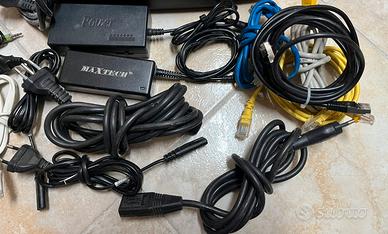 Cavi usb, ethernet, alimentatori per laptop