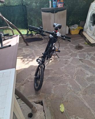 bicicletta elettrica  pieghevole 