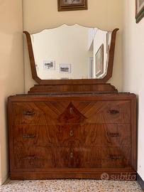 Cassettone con specchio