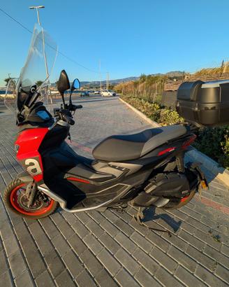 Aprilia SR gt 200 sport