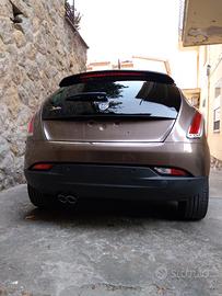 Lancia Delta platinum extra serie Frau