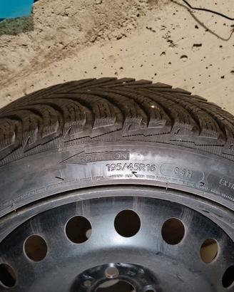 Gomme+cerchi 195/45/16 Michelin x lancia Ypsilon 