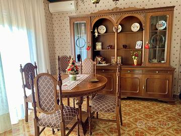 STANZA DA PRANZO IN NOCE O SOLO TAVOLO CON 6 SEDIE