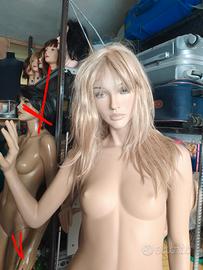 Manichino donna modello realistico 