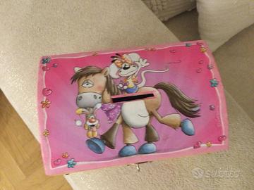 Salvadanaio con pony per bambini