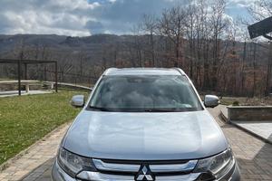 MITSUBISHI OUTLANDER  SUV  2.2 DI-D 4WD -