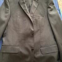 Abito uomo griglio scuro gessato.