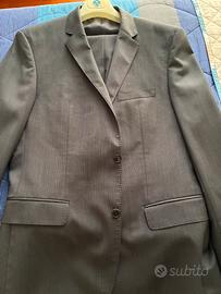 Abito uomo griglio scuro gessato.