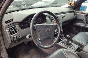 Ricambi MERCEDES CLASSE E 250 2.5cc D 1997
