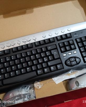 Tastiera e mouse PC wireless 