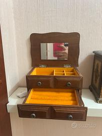 Portagioie con specchio a vani