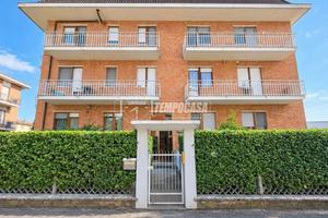 Trilocale al piano rialzato con taverna, giardino