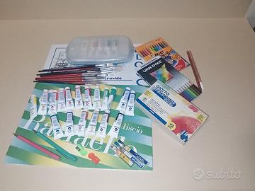 Super set da disegno, pittura o scuola.