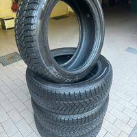 Gomme invernali  Pirelli Sottozero 3