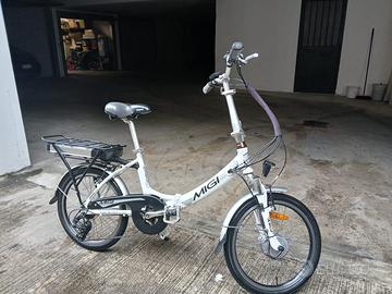 Bicicletta pedalata assistita