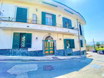 2 LOCALI A NAPOLI