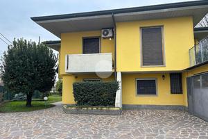 PORZIONE DI BIFAMILIARE A ROMANO DI LOMBARDIA