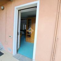 2 LOCALI A VIVERONE