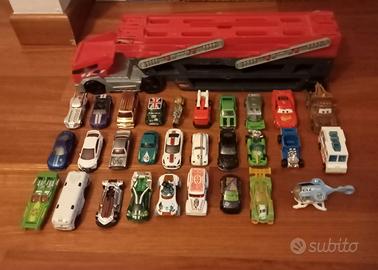 Macchinine Hot Wheels e altre. 