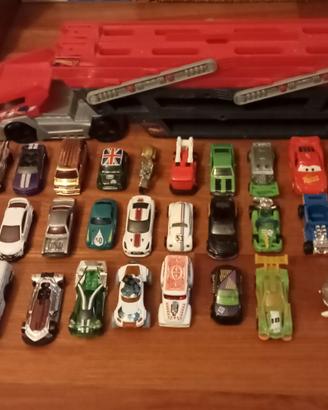 Macchinine Hot Wheels e altre. 