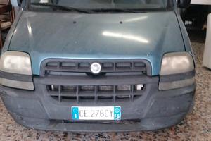 Fiat Doblo dotato di portapacchi professiona