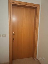 Portoncino interno scala