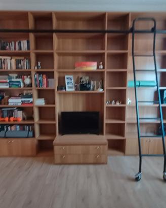 libreria in legno con cassettiera porta Tv