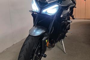 TRIUMPH STREET TRIPLE 765 R 