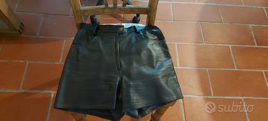 Shorts in pelle nera taglia 42