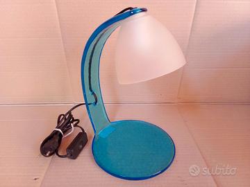 Lampada da tavolo anni ‘80/‘90 vetro bianco/blu