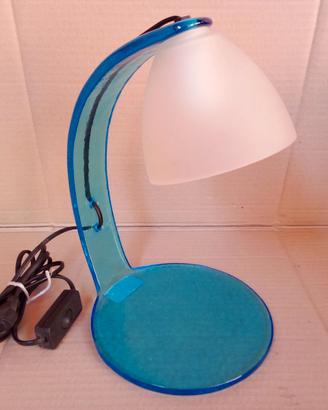 Lampada da tavolo anni ‘80/‘90 vetro bianco/blu