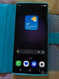 Samsung Galaxy s 23 ultra  assieme Realme 12x 5g 