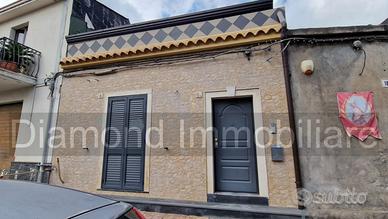 Casa singola ristrutturata con cortile