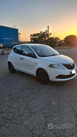 Lancia y 1.2 70cv  km 89000 neopatentati