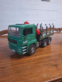 camion forestale giocattolo