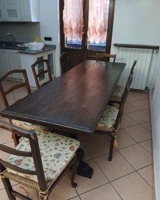 fratina in massello con sedie