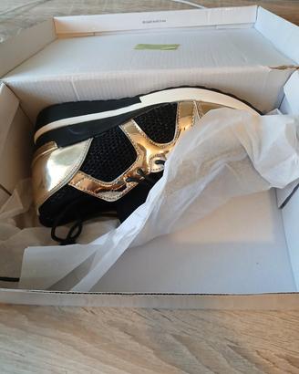 Scarpe da ginnastica da donna in metallo dorato