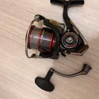 Mulinello Daiwa 20 FUEGO LT 2500-XH