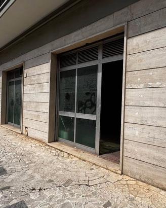 Zagarolo: locale commerciale fronte strada