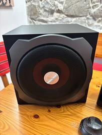 Subwoofer con set altoparlanti