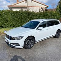 VOLKSWAGEN Passat Variant 2.0 TDI SCR EVO DSG Ex