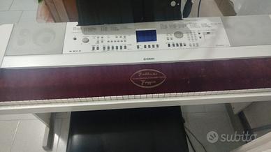 Pianoforte Yamaha DGX 650
