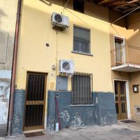 CASA DI CORTE A VEROLAVECCHIA