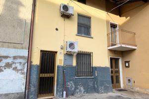 CASA DI CORTE A VEROLAVECCHIA