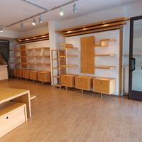 parete attrezzata, scaffali, arredamento negozio 