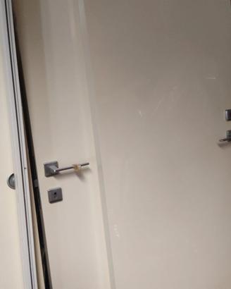 6 porte tra cui 2 scorrevoli (prezzo trattabile) 