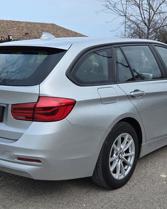 Bmw 316 316d Touring Aut. B47 (2017) – 22 km/l, Go