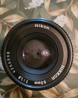 Obbiettivo fotocamera Nikon 