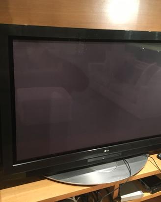 home cinema LG: schermo 60 pollici, DVD, surround