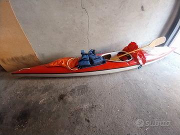 Kayak in vetroresina 4 m per lago, fiume o mare